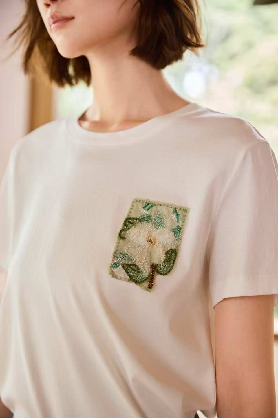 墨香花語｜古典微雕刺繡圓領棉質上衣
